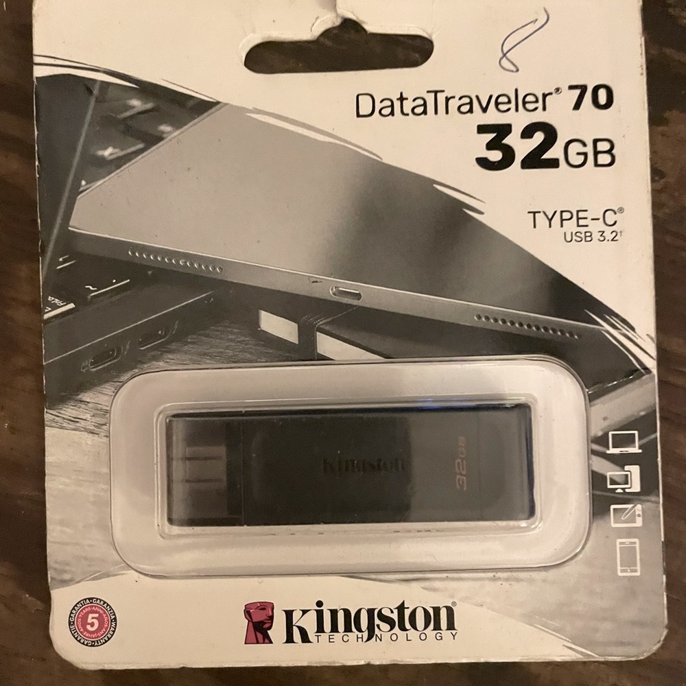 ‼️3/$33‼️ ✨💽NWT KINGSTON DATATRAVALLER 70 USB TYPE C💽✨